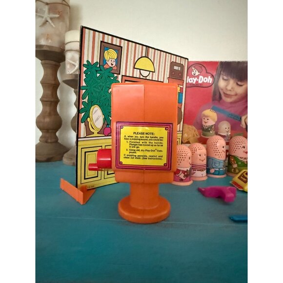 Vintage 1977 Play-Doh Fuzzy Pumper Barber Shop w/ Accessories & Original Box - Picture 6 of 10